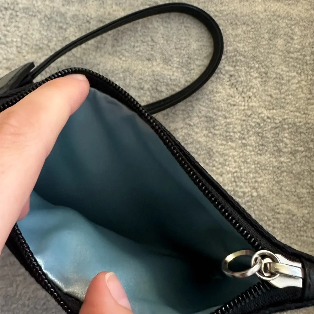 Coach size hand